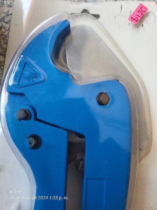 Cortador de Tubo de Plastico 1 5/8"